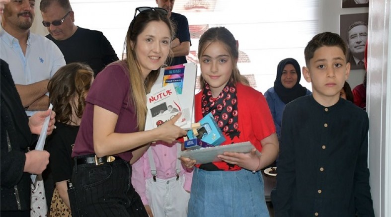 ADD’NİN RESİM YARIŞMASINDA DERECEYE GİREN ÇOCUKLARA ÖDÜLLERİ VERİLDİ
