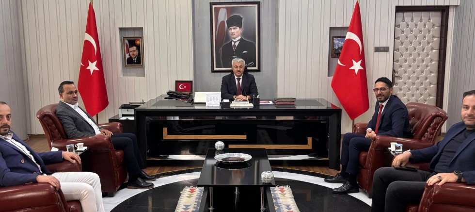 AK PARTİ İLÇE BAŞKANI ZEYBEK’TEN KAYMAKAM YİĞİT’E ZİYARET