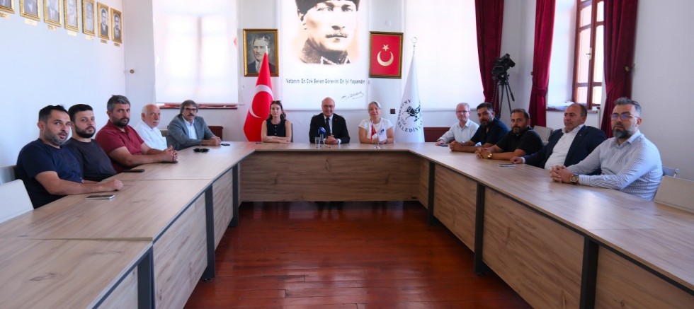 AKŞEHİR BELEDİYESİ’NDE SİYASİ DENGELERİ DEĞİŞTİRECEK GELİŞME: BAŞKAN KÖKSAL VE 14 MECLİS ÜYESİ CHP’DEN İSTİFA ETTİ