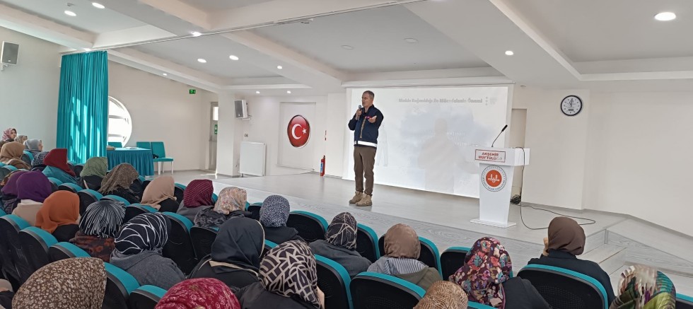 AKŞEHİR’DE “EN İYİ NARKOTİK POLİSİ ANNE” EĞİTİMİ DÜZENLENDİ