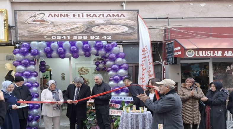 AKŞEHİR’DE GELENEKSEL LEZZETLERİN YENİ ADRESİ: ANNE ELİ BAZLAMA  AÇILDI