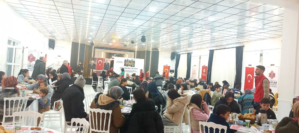 AKŞEHİR’DE GÖNÜLLERİ ISITAN İFTAR PROGRAMI