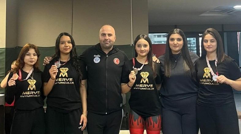 AKŞEHİRLİ HALTERCİLERDEN BÜYÜK BAŞARI: 8 SPORCU TÜRKİYE ŞAMPİYONASI’NDA İLÇEYİ TEMSİL EDECEK