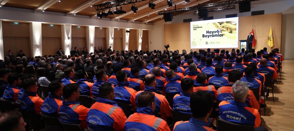 BÜYÜKŞEHİR ÇALIŞANLARIYLA BAYRAMLAŞAN BAŞKAN ALTAY: “BİZ BÜYÜK VE GÜÇLÜ BİR AİLEYİZ”