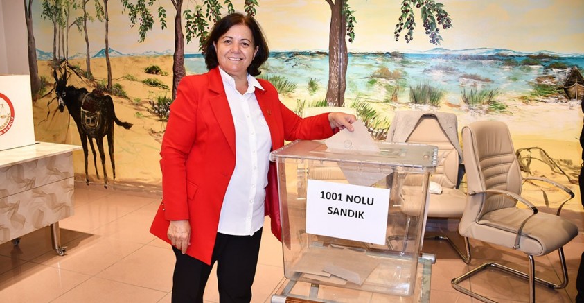 CHP AKŞEHİR'DE SEVİM UZUN GÜVEN TAZELEDİ