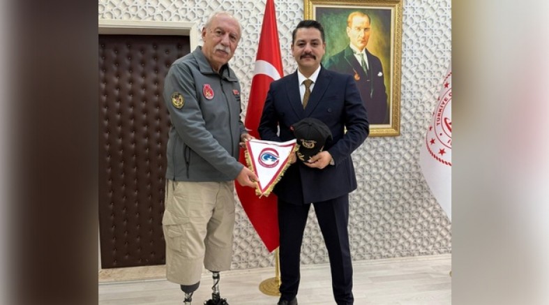 GAZİLER ENGELLİ SPOR KULÜBÜ BAŞKANI ÖMER KULA’DAN KAYMAKAM TAŞAVLI’YA ZİYARET