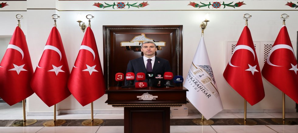 AFYONKARAHİSAR VALİSİ NACİ AKTAŞ GÖREVE BAŞLADI 