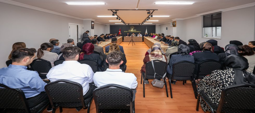 AK PARTİ KONYA İL BAŞKANI FATİH ÖZGÖKÇEN, AKŞEHİR’DE TEŞKİLATLA BULUŞTU