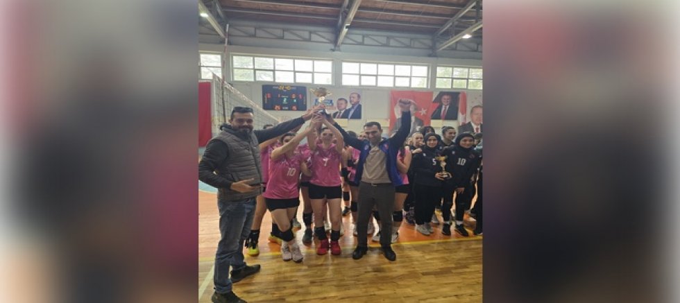 AKŞEHİR’DE ŞAMPİYONLUK GURURU: HACI SIDDIKA BAYSAL FEN LİSESİ ZİRVEDE