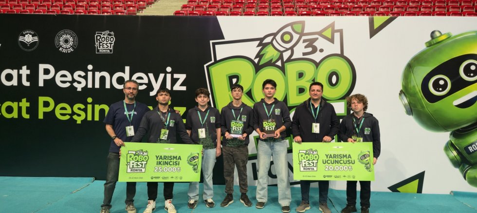 AKŞEHİR’DEN ROBOFEST’TE ÇİFTE BAŞARI