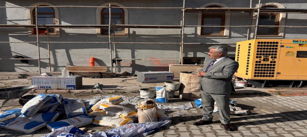 AKŞEHİR HÜKÜMET KONAĞI’NDA YENİLEME ÇALIŞMALARI DEVAM EDİYOR
