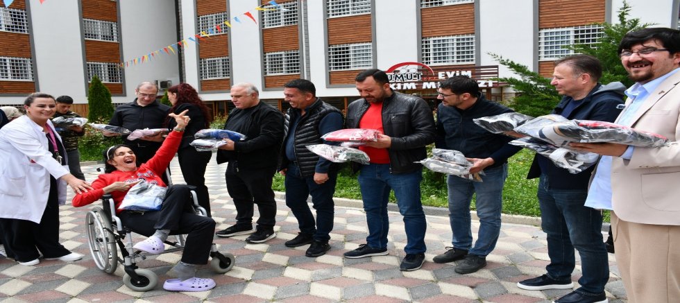 AKŞEHİR TSO VE GÖNÜL GÖZÜ DERNEĞİ'NDEN  211 ÇOCUĞA BAYRAMLIK DESTEĞİ