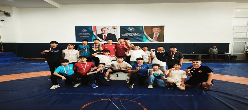 AKŞEHİRLİ GÜREŞÇİLERDEN BÜYÜK BAŞARI: 20 SPORCUDAN 20 MADALYA