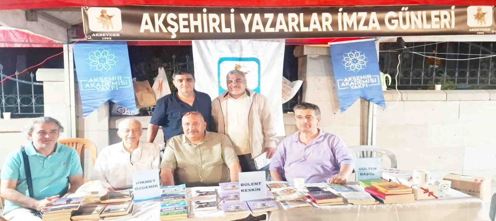 AKŞEHİRLİ YAZARLAR ŞENLİĞE EDEBİYAT DAMGASI VURUYOR