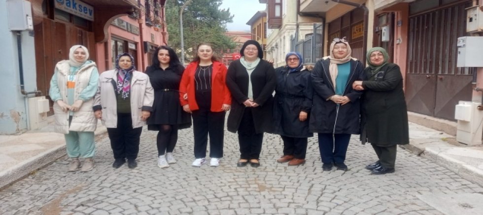 ANAHTAR PARTİ KADIN KOLLARINDAN BATI CEPHESİ KADINLAR DERNEĞİ’NE ZİYARET