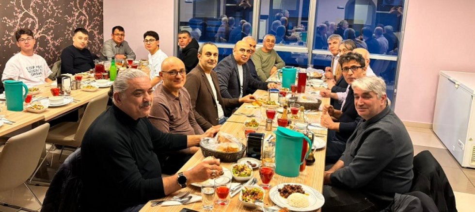 ANKARA'DA YAŞAYAN YUNAKLILAR İFTAR SONRASINDA BULUŞTU