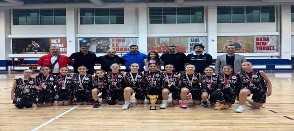 BAHÇELİEVLER ORTAOKULU KIZ BASKETBOL TAKIMI KONYA ŞAMPİYONU 