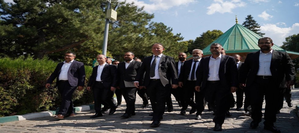 BAŞKAN ENDER KALKAN ADAYLIĞINI NASREDDİN HOCA’NIN HUZURUNDA AÇIKLADI
