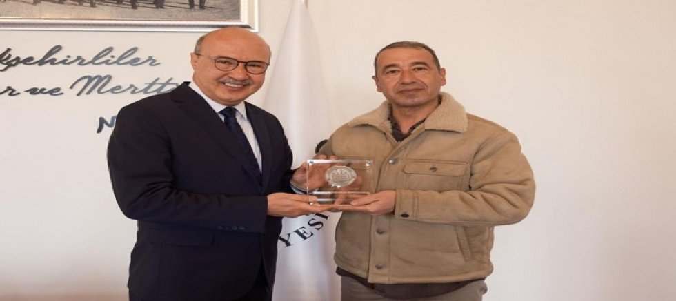 BAŞKAN KÖKSAL, AKŞEHİRLİ ASTSUBAY ERTAN ÜSTÜNDAĞ’I MAKAMINDA AĞIRLADI