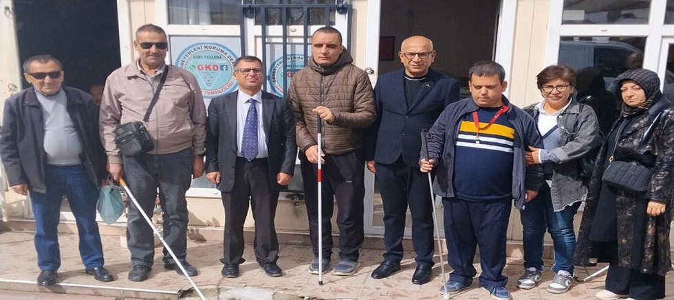 CHP AKŞEHİR’DEN GÖRMEYENLERİ KORUMA DERNEĞİNE ZİYARET