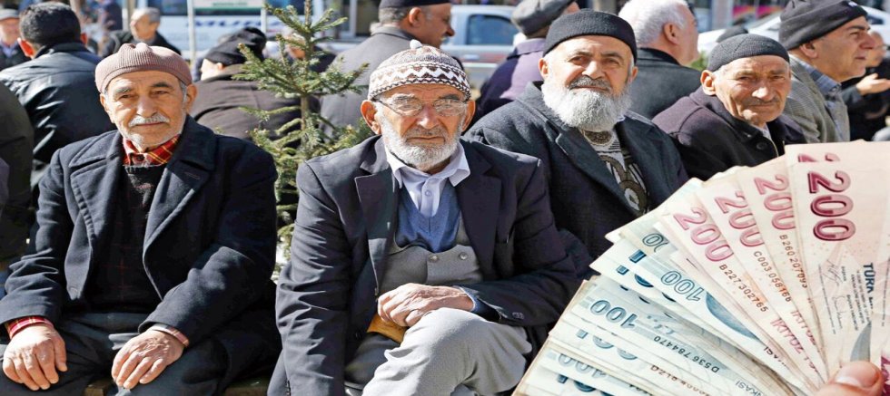 EMEKLİ VE MEMUR MAAŞLARI BELLİ OLDU 