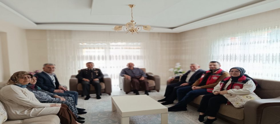 VEFANIN EN GÜZEL ÖRNEĞİ: GAZİ VE ŞEHİT AİLESİNE ANLAMLI ZİYARET