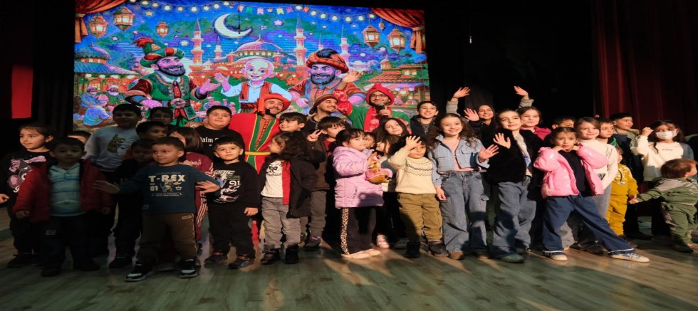 GELENEKSEL RAMAZAN NEŞESİ: HACİVAT, KARAGÖZ, KELOĞLAN SAHNE ALDI