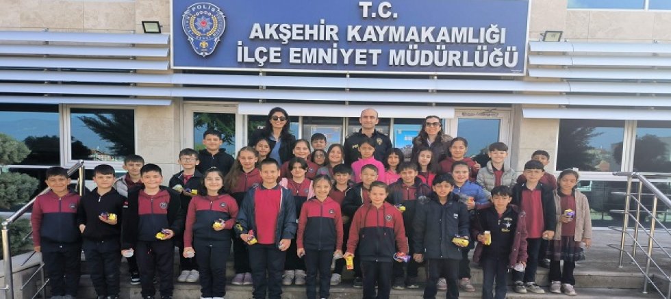 HAYDAR TUNA İLKOKULU’NDAN POLİS HAFTASI KUTLAMASI