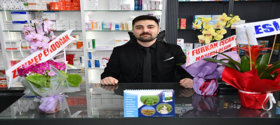 İŞCAN ECZANESİ'NİN AÇILIŞI AKŞEHİR VE YUNAK PROTOKÜLÜNÜ BULUŞTURDU 