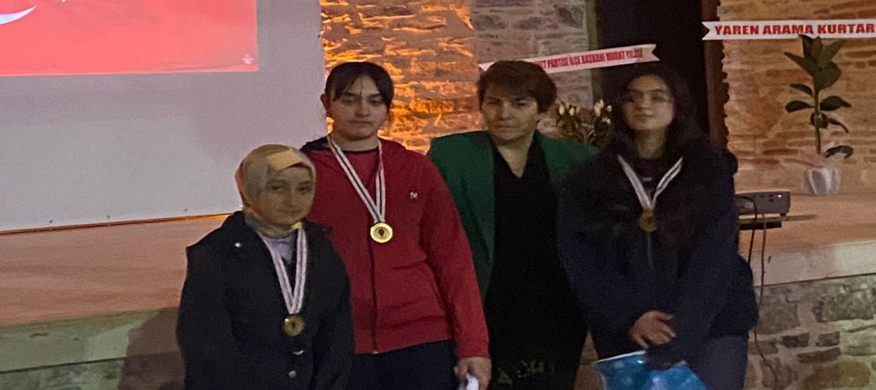 POLİS HAFTASI ŞİİR YARIŞMASINDA EBRAR DOĞANŞAH İLÇE BİRİNCİSİ OLDU