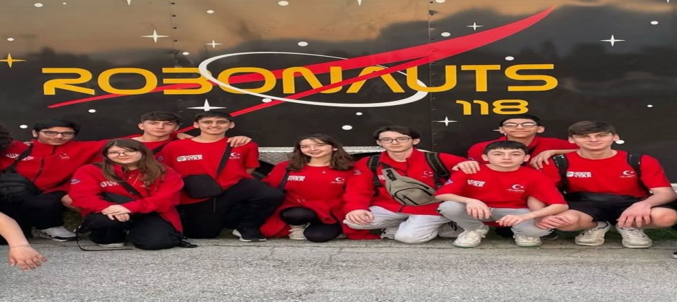 SULTANDAĞI KIRCA KÖYÜ’NDEN DÜNYA SAHNESİNE: ZEHRA ÖZKAYA’NIN ROBOTİK GURURU
