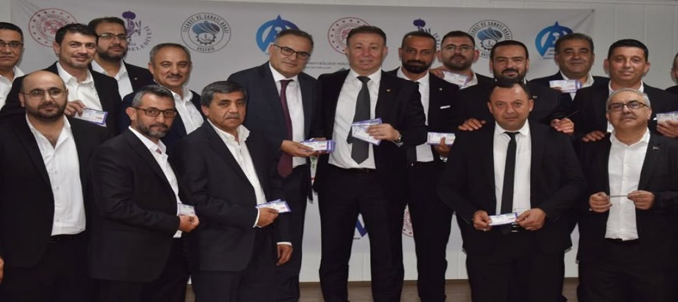 TOBB’UN EĞİTİM DESTEKLERİ AKŞEHİR’DE ÖĞRENCİLERE ULAŞTIRILDI