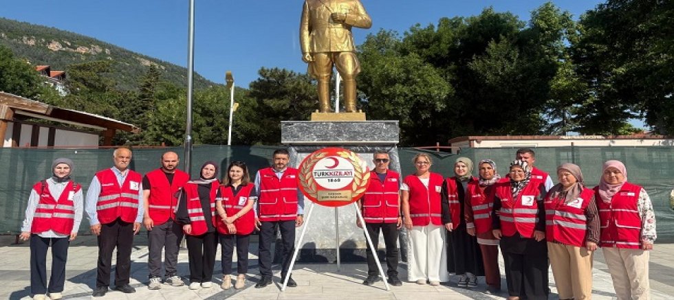 TÜRK KIZILAY 158 YAŞINDA: AKŞEHİR'DE ANLAMLI KUTLAMA VE ÇELENK TÖRENİ