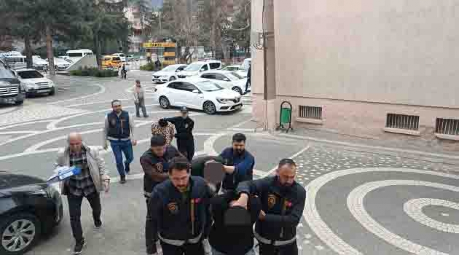 UYUŞTURUCU OPERASYONUNDA 4 GÖZALTI: 3 ŞÜPHELİ TUTUKLANDI