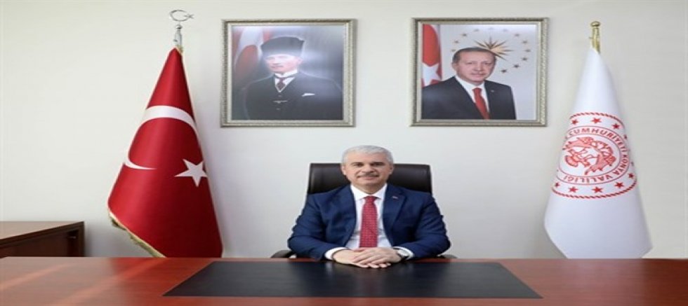 VALİ İBRAHİM AKIN ;’’ BAYRAMLAR MİLLİ VE MANEVİ DEĞERLERİMİZİ DAHA DA GÜÇLENDİREN MÜSTESNA ZAMANLARDIR.’’