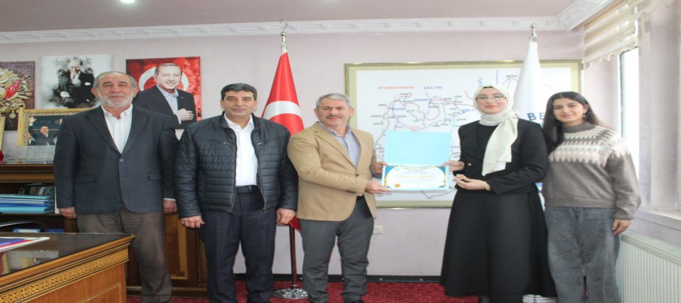 YUNAK BELEDİYE BAŞKANI SUBHAN GÜNALTAY , TÜRKİYE BİRİNCİ YAĞMUR ZÜLFİKAR'I MAKAMINDA AĞIRLADI