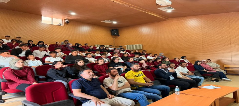 YUNAK'TA  İKİ ÖNEMLİ AİLE KONFERANSI