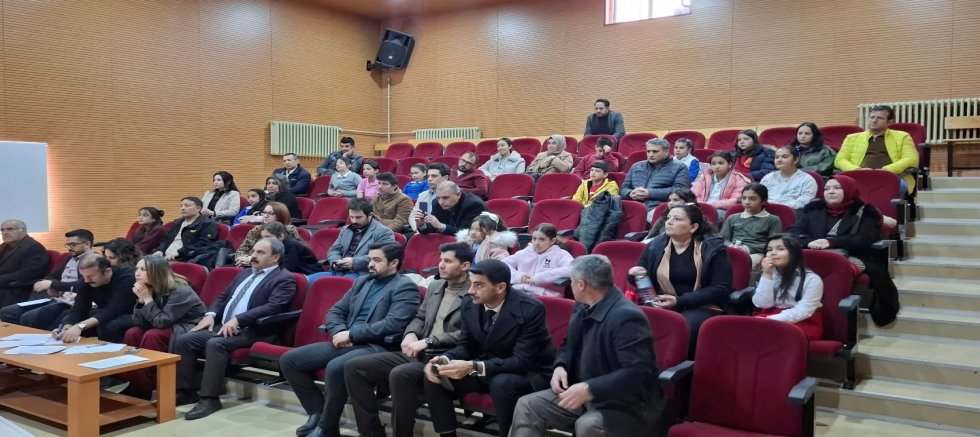 YUNAK'TA İSTİKLÂL MARŞI YARIŞMASI YAPILDI 