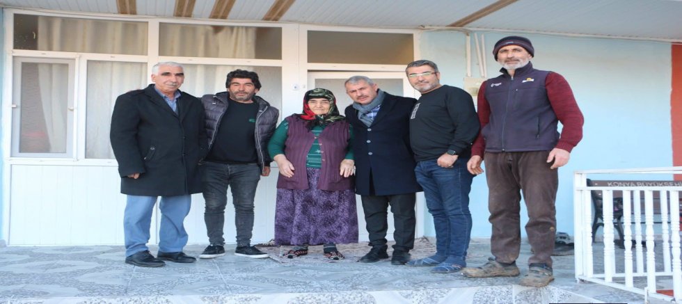 YUNAK’TA KAPILAR DAYANIŞMA İÇİN ÇALINIYOR 