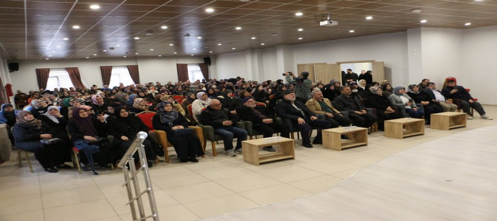 YUNAK’TA MÜMİNİN  CENNETİ AİLE KONFERANSI 