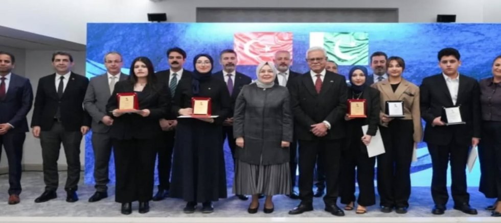 YUNAKLI ÖĞRENCİDEN TÜRKİYE BİRİNCİLİĞİ 