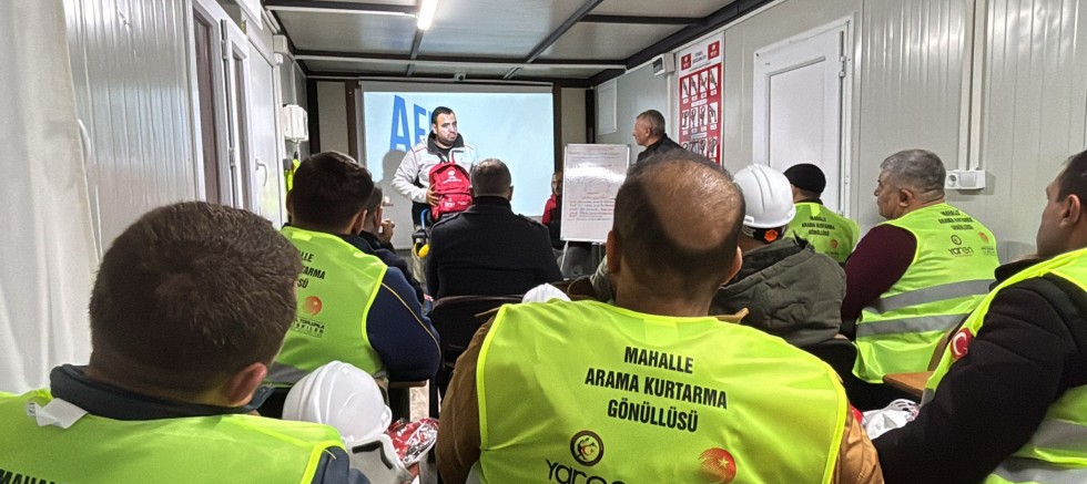 MAK TİMLERİ EĞİTİMLERİ BAŞLADI: MAHALLELERDE AFETLERE HAZIRLIK GÜÇLENİYOR