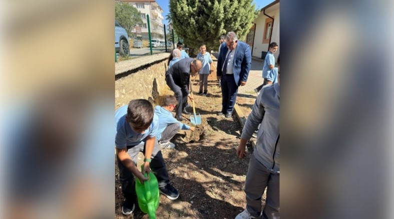 OKULLARDA YEŞİL VATAN TEMASI İŞLENDİ
