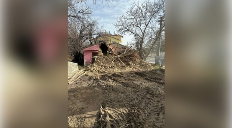 RAMAZAN’DA ÖRNEK DAYANIŞMA: EVİ YIKILAN VATANDAŞA BİR HAFTADA YENİ YUVASI