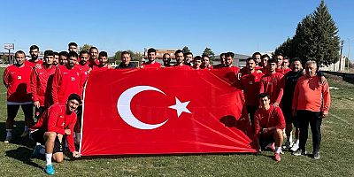 1922 AKŞEHİR SPOR CUMHURİYET BAYRAMI’NI BAYRAK AÇARAK KUTLADI