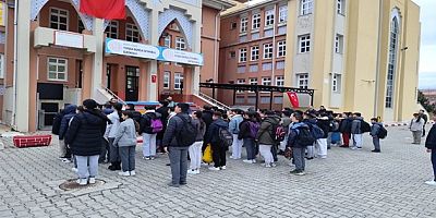 6 ŞUBAT DEPREMİ ŞEHİTLERİ YUNAK’TA SAYGIYLA ANILDI