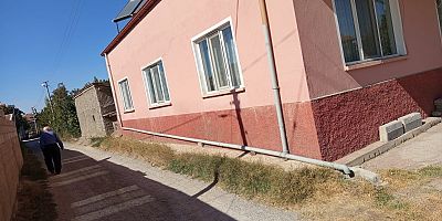 ADSIZ MAHALLESİ’NDE 8 HANELİ SOKAĞI SAKİNLERİ DOĞALGAZ BEKLİYOR