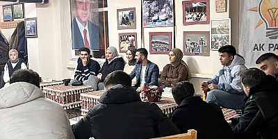 AK GENÇLİK ÜNİVERSİTELİ GENÇLERLE BULUŞTU 