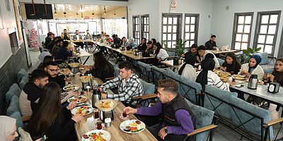 AK PARTİ GENÇLİK KOLLARI GENÇLERLE BULUŞTU