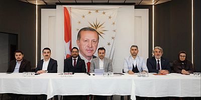 AK PARTİ İL BAŞKANI ÖZGÖKÇEN, MUHTARLARIN TALEPLERİNİ DİNLEDİ